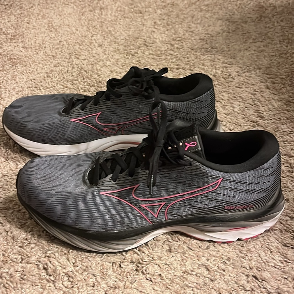 Mizuno Wave Rider 26 running shoes